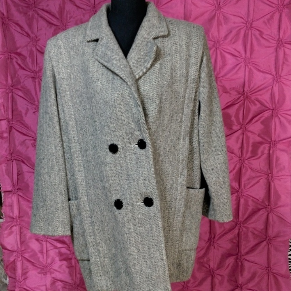 Andrea Marin new York size 14 wool blend Winter coat 3/4 length black/white